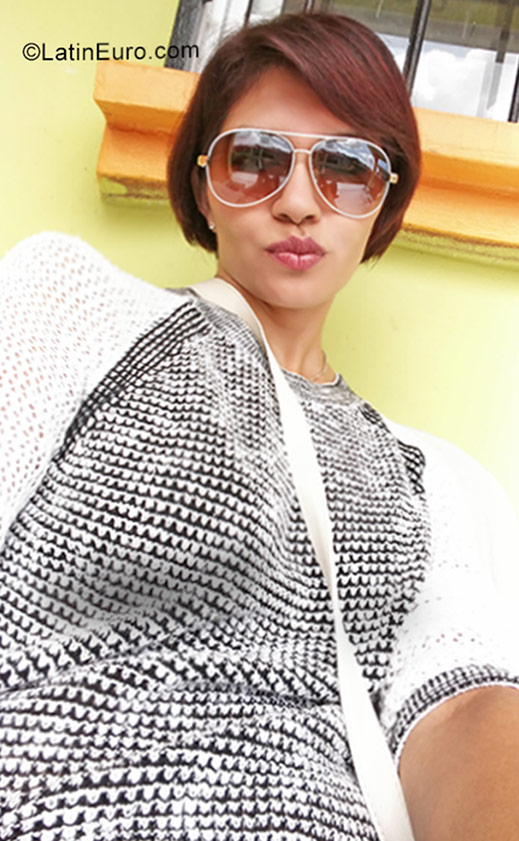 Date this charming Honduras girl Belkys from La Ceiba HN2311