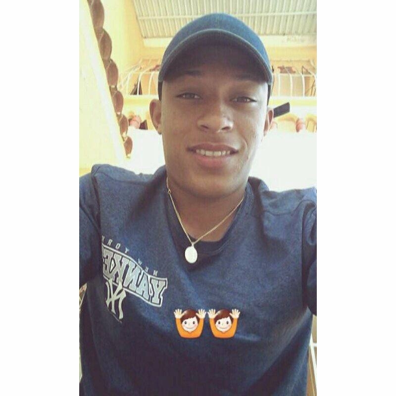 Date this hard body Dominican Republic man Guillermo from Santo Domingo DO27372