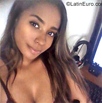Date this georgeous Colombia girl Lola from Cali CO22208