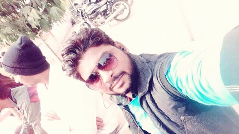 Date this hot India man Smeer370 from Bhind IN326