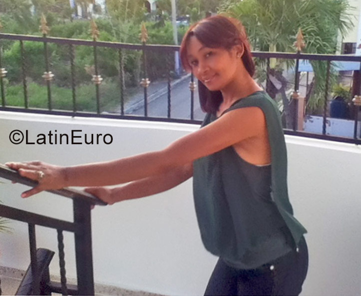 Date this exotic Dominican Republic girl Bilerka from Santiago DO29178