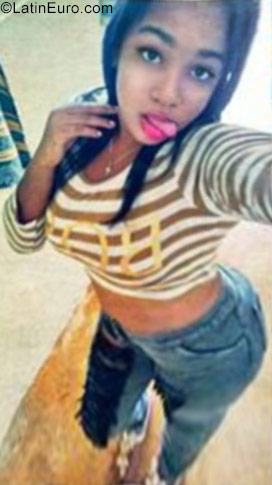 Date this hard body Dominican Republic girl Giselle from Santo Domingo DO31533