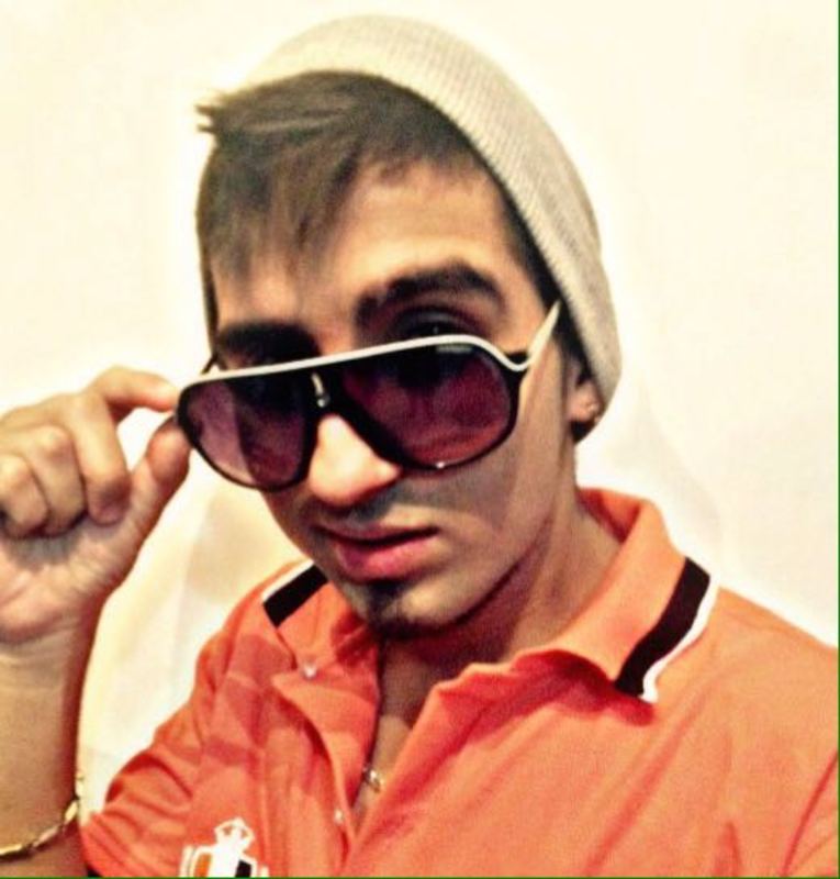 Date this tall Colombia man Cristian from Medellin CO20996