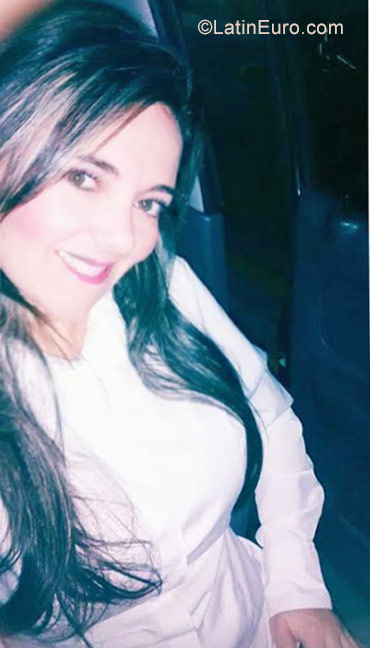 Date this pretty Colombia girl Gloria from Medellin CO21053