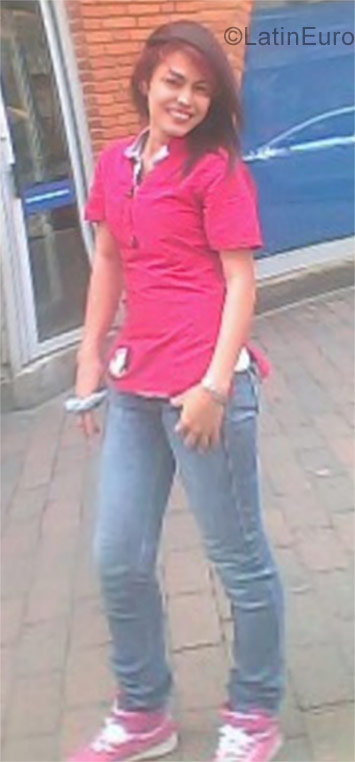 Date this hot Colombia girl Kellyn from Bogota CO21093
