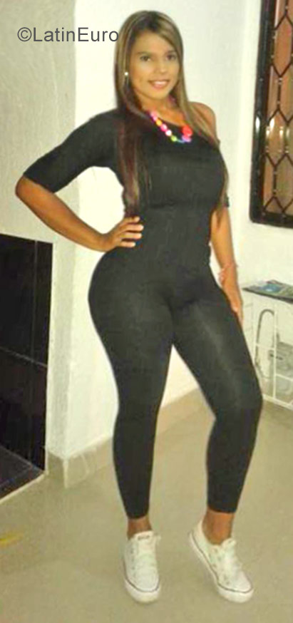 Date this voluptuous Colombia girl Tatiana from Barranquilla CO21096