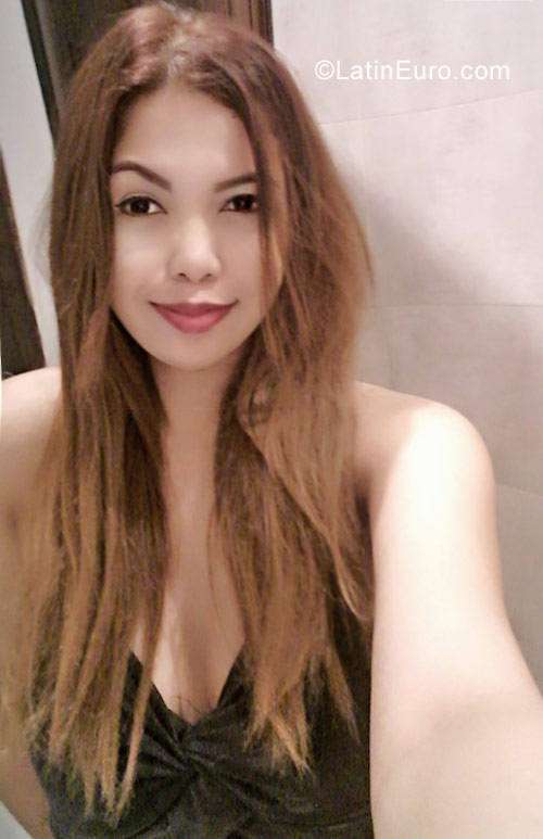 Date this cute Saudi Arabia girl Lady from Riyadh SA32