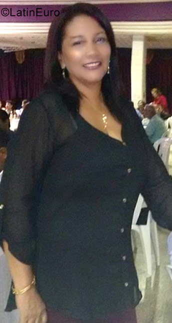 Date this gorgeous Colombia girl Leo from Barrancabermeja CO21169