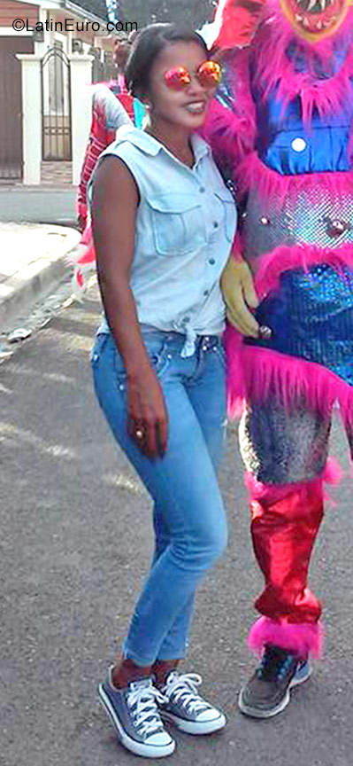 Date this hard body Dominican Republic girl Belkis from Santiago DO28505