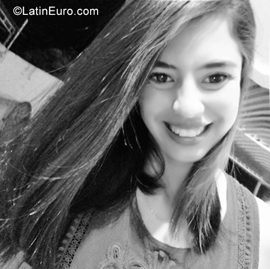 Date this foxy Brazil girl Tamyris from Joao Pessoa BR10020