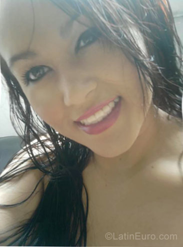 Date this gorgeous Brazil girl Leony from Sao Paulo BR10026