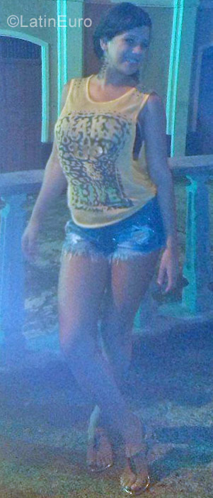 Date this nice looking Colombia girl Liza from Medellin CO21373