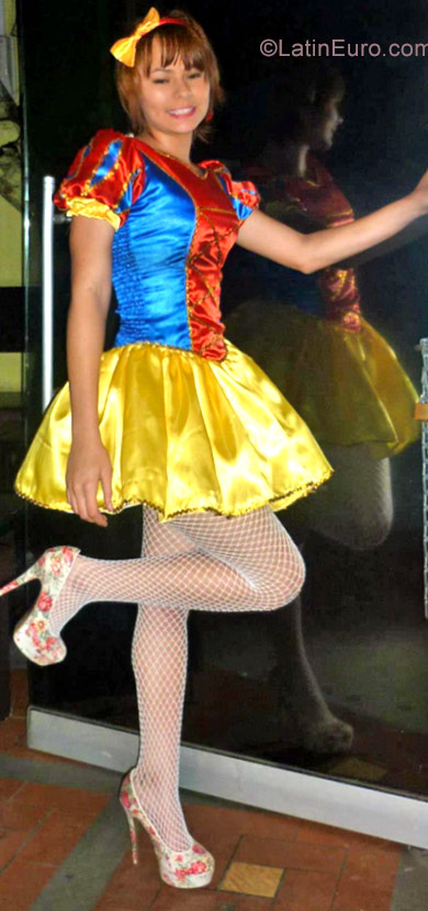 Date this sensual Colombia girl Angie from Medellin CO21435