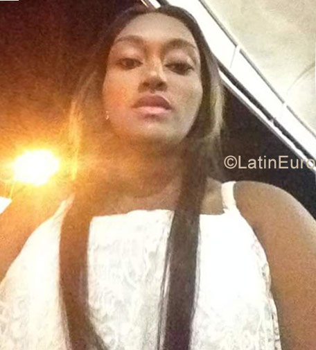 Date this charming Dominican Republic girl Yordania from Santo Domingo DO28667