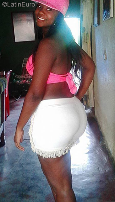 Date this delightful Colombia girl Marcela from Cali CO21453
