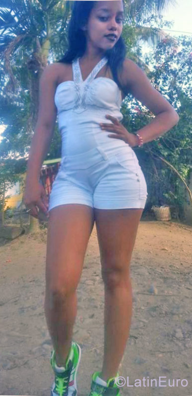 Date this fun Dominican Republic girl Carolina from Santo Domingo DO28817
