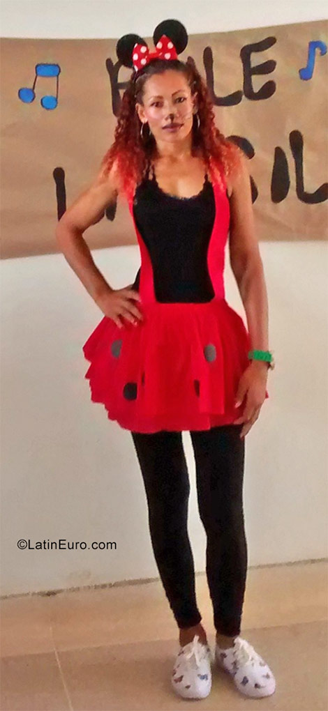 Date this lovely Colombia girl Beatriz from Medellin CO21643