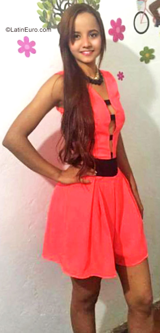 Date this sultry Colombia girl Yulieth camargo from Caucasia CO22620