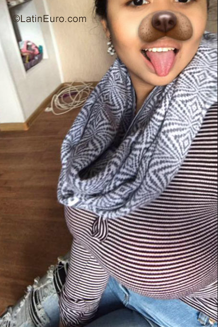 Date this beautiful Russia girl Rita from Budennovsk - Guayaquil RU63