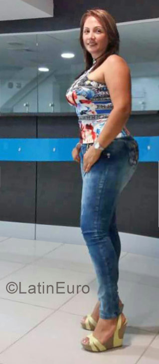 Date this stunning Colombia girl Claudia from Cali CO21814