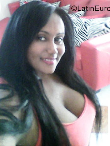Date this charming Dominican Republic girl YENNY from Santo Domingo DO29275