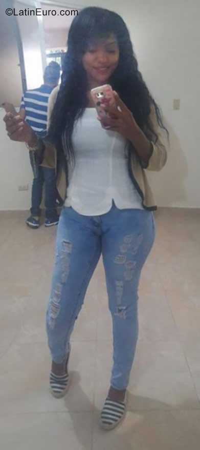Date this georgeous Dominican Republic girl Marianely from Santiago DO29286