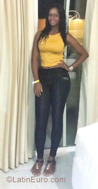 Date this delightful Dominican Republic girl Vieliz from Santo Domingo DO39986