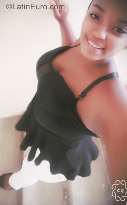 Date this hard body Dominican Republic girl Maria from Santo Domingo DO29418