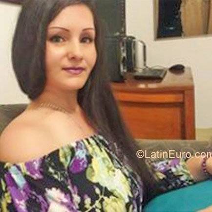 Date this hot Colombia girl Esperanza from Cali CO21942