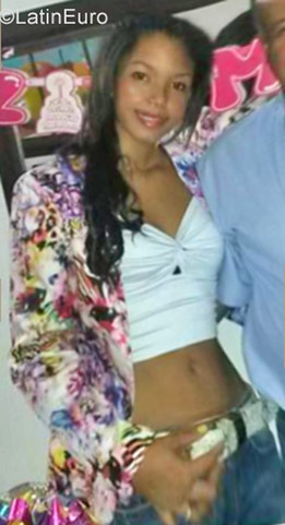 Date this sultry Colombia girl Jennifer from Cali CO21949