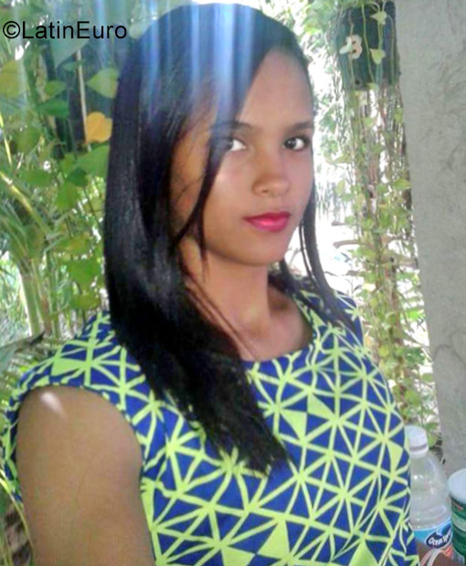 Date this athletic Dominican Republic girl Dara from Santiago DO29547