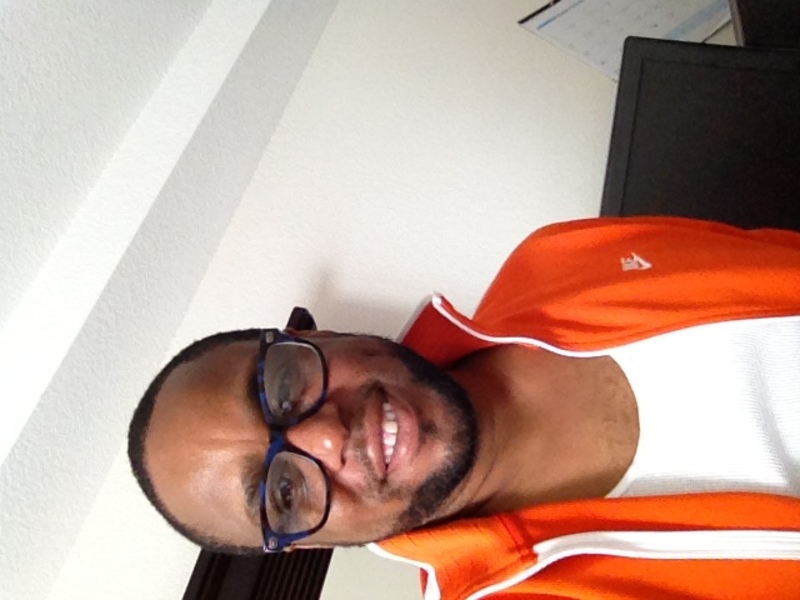 Date this tall United States man Toneymegga from Oakland US18418