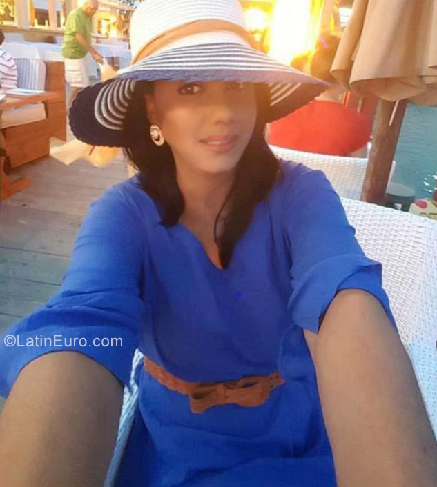 Date this sultry Dominican Republic girl Brailen from Santo Domingo DO32380