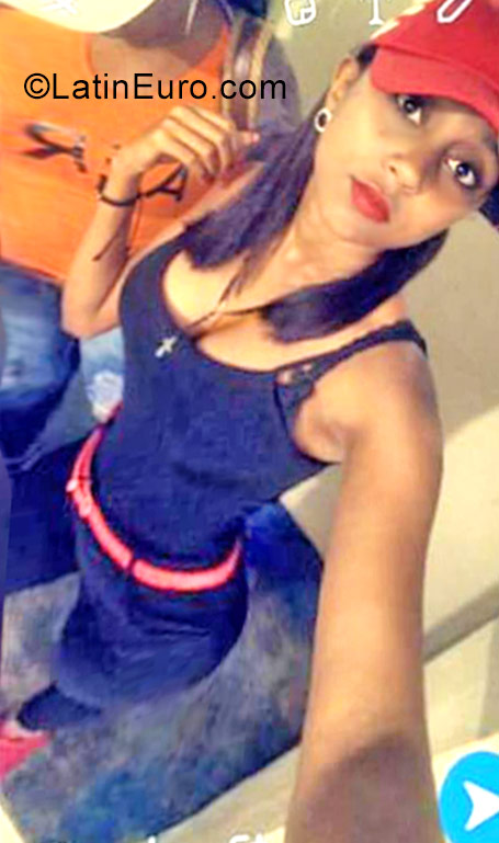 Date this passionate Dominican Republic girl Katherin Ynoa from La Vega DO29727