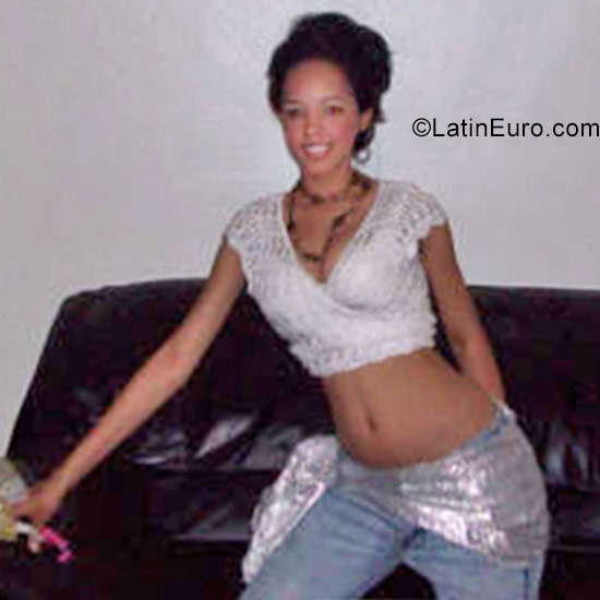 Date this voluptuous Dominican Republic girl Giny from Santiago DO29759