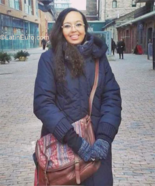 Date this nice looking Brazil girl Gabriela from Belo Horizonte BR10195