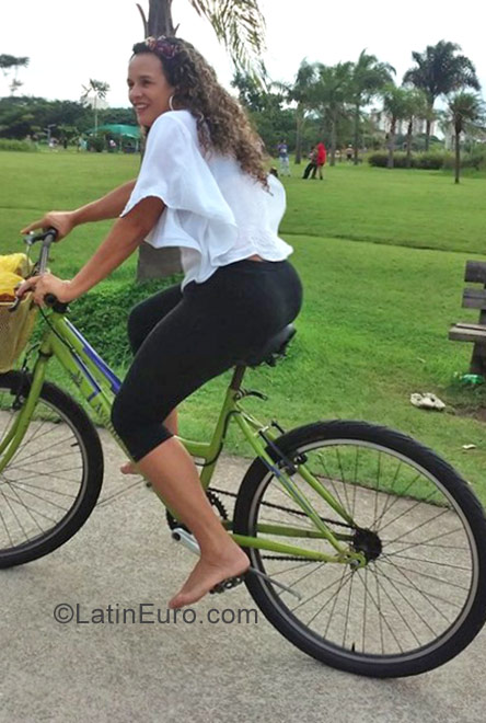 Date this funny Brazil girl EDY from Sao Paulo BR10200