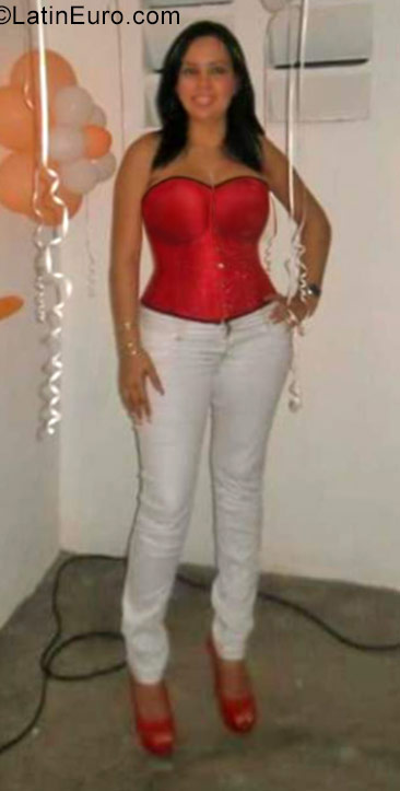 Date this beautiful Dominican Republic girl Darolyn from Santo Domingo DO39889