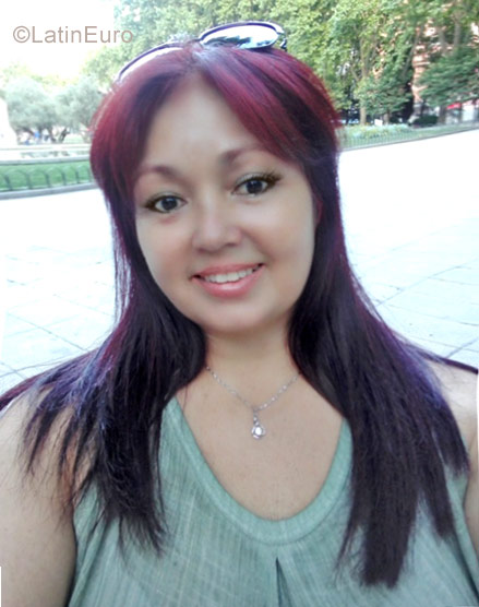 Date this georgeous Spain girl Adriana from Madrid ES389