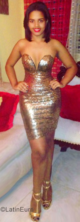 Date this sultry Dominican Republic girl Jennifer from Santo Domingo DO30011
