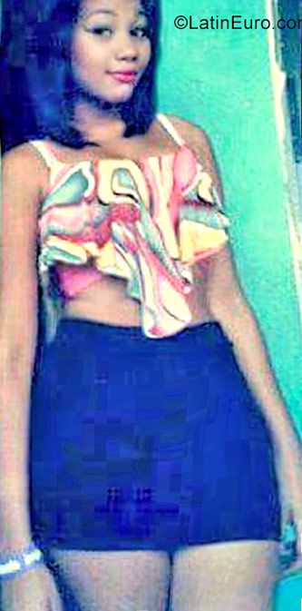 Date this funny Dominican Republic girl Ana from Santiago DO30048
