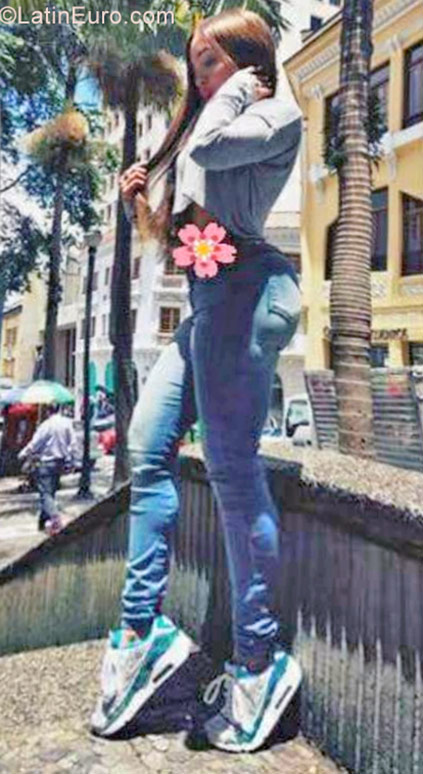 Date this charming Colombia girl Maleja from Ibague CO22249