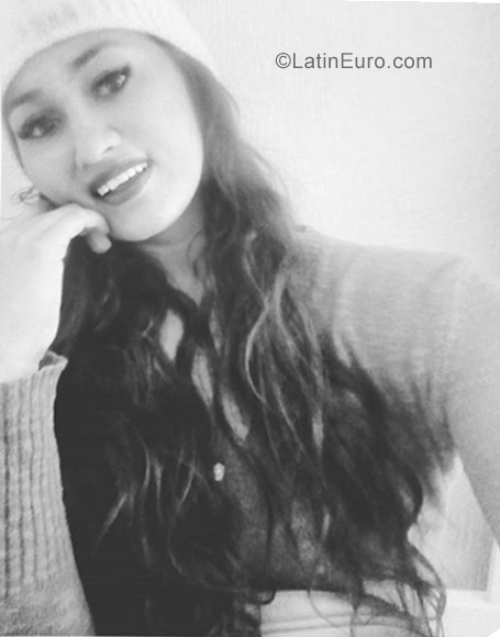 Date this passionate Colombia girl Natalia from Bogota CO22262