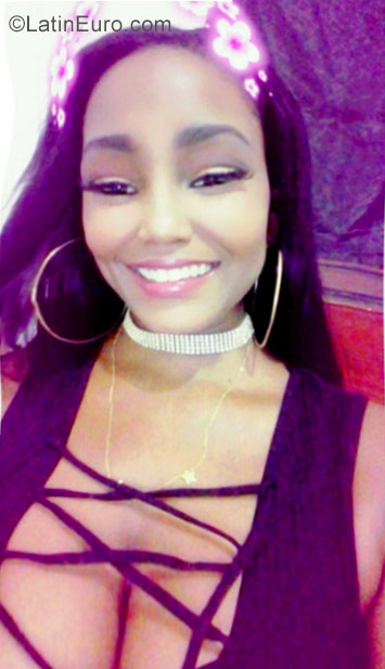 Date this attractive Dominican Republic girl Yenny from Santo Domingo DO30190