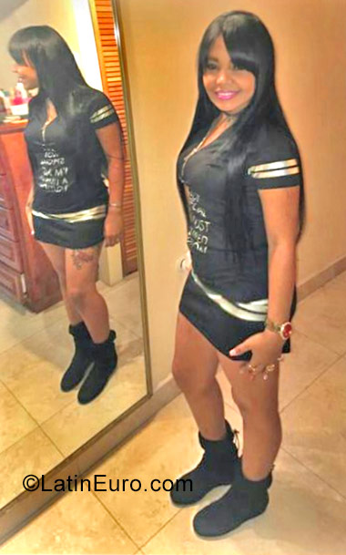 Date this happy Dominican Republic girl Daianna Durn from Bávaro Punta Cana DO30282