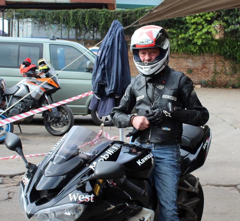Date this attractive Italy man Max3000 from Bologna IT292