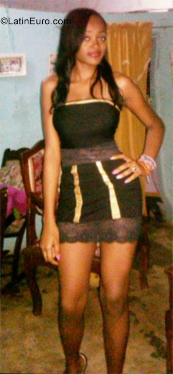 Date this happy Dominican Republic girl Perla linares from San Pedro De Macoris DO30343
