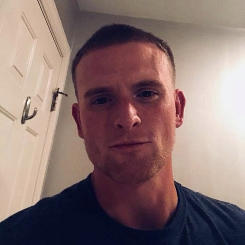 Date this hard body United States man Thomas from Wilmington US18692