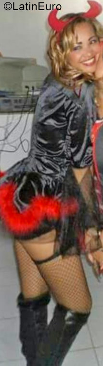 Date this hot Brazil girl Isis from Rio De Janeiro BR10300