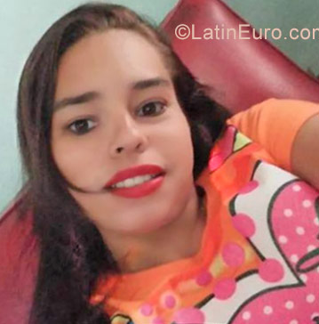 Date this exotic Cuba girl Aylen from Bayamo CU111
